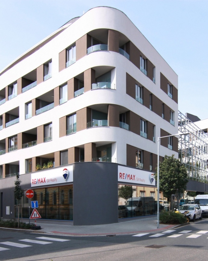 RE/MAX G8 Reality 4