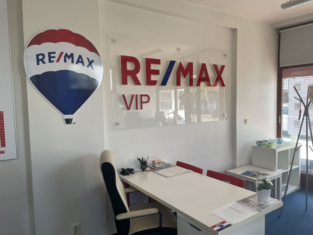 Realitní kancelář RE/MAX VIP -, Říčany