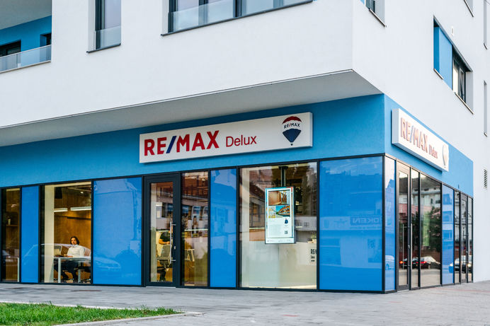 RE/MAX Delux