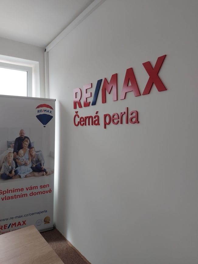 RE/MAX Černá perla