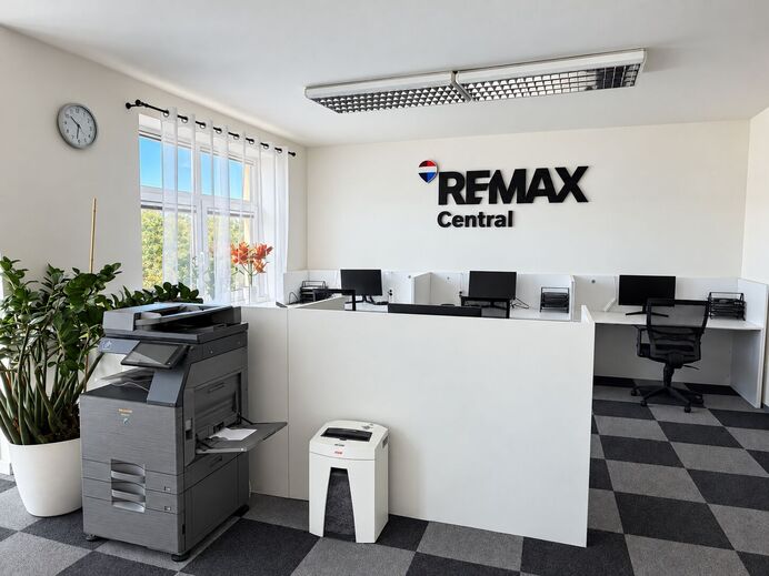 REMAX Central