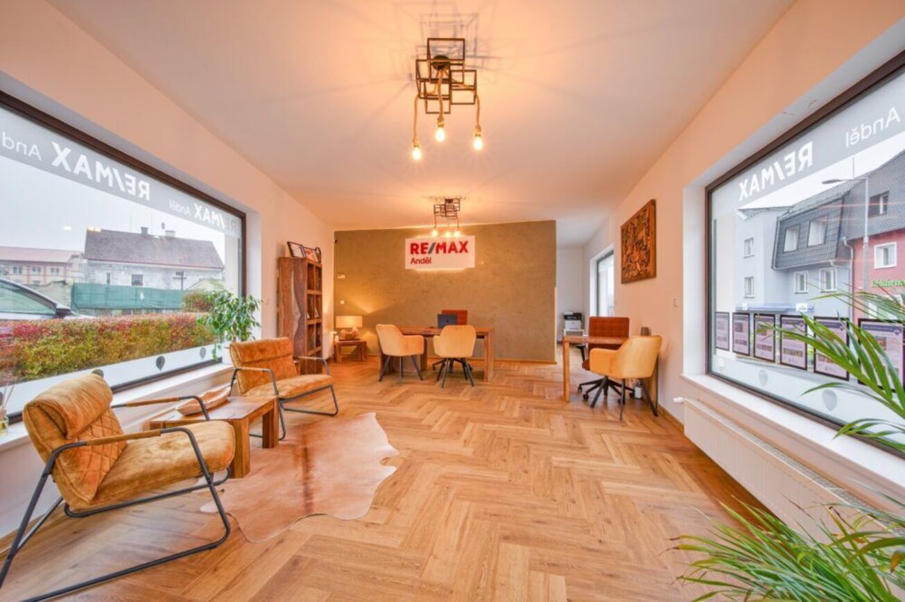 RE/MAX Anděl 2