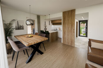 Developerský projekt Hůry u Českých Budějovic - 7 rodinných domů na klíč, s 2 park. stáními, dokončeným interiérem, exteriérem a mnoho dalšího...