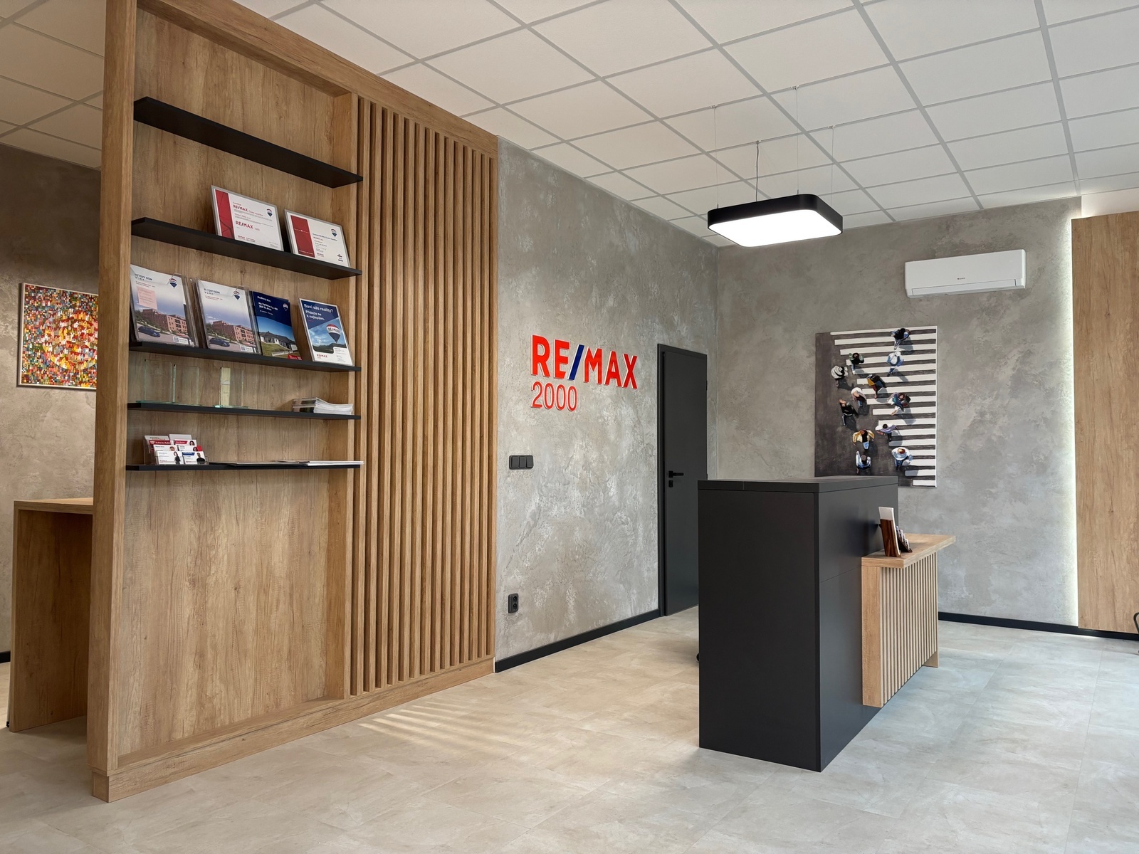 RE/MAX 2000