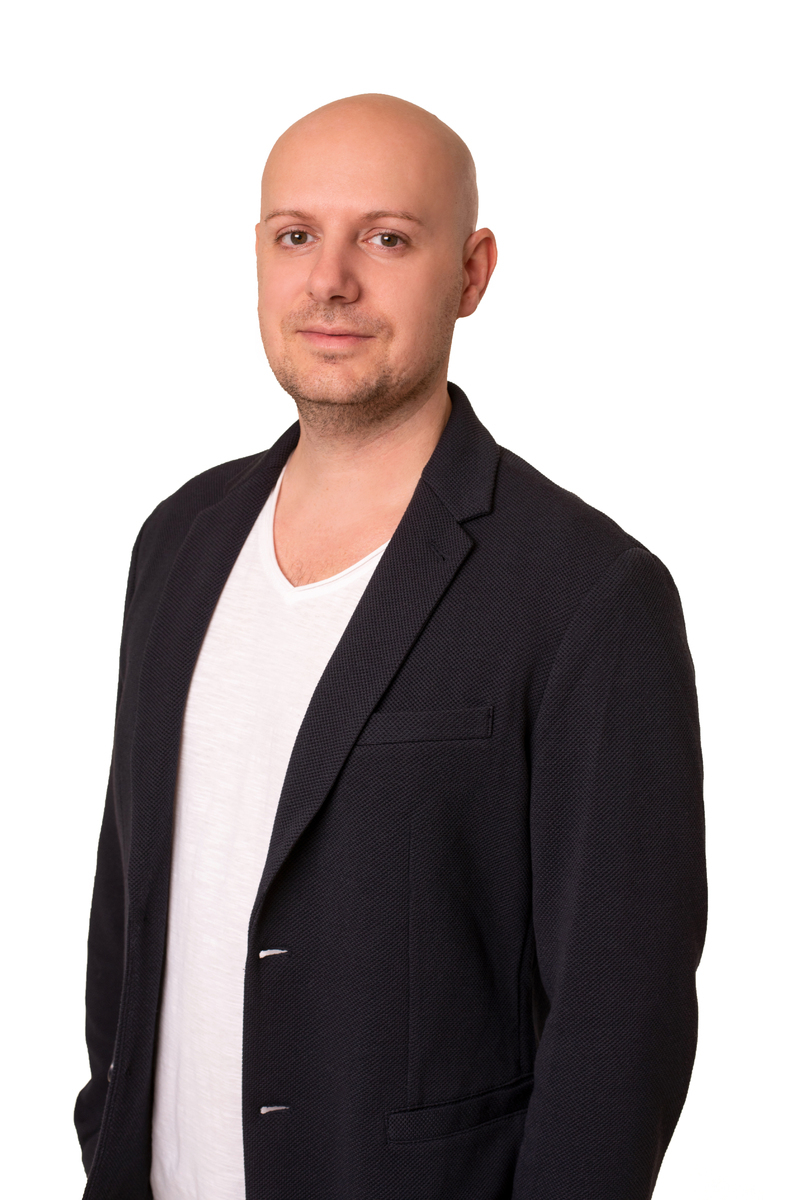 Ať už prodáváte dům, hledáte byt, nebo chcete investovat do nemovitosti – rád vám pomohu najít to nejlepší řešení.