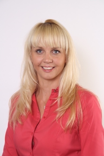 Certifikovaný makléř  a ředitel kanceláře RE/MAX Lenka Vršecká 