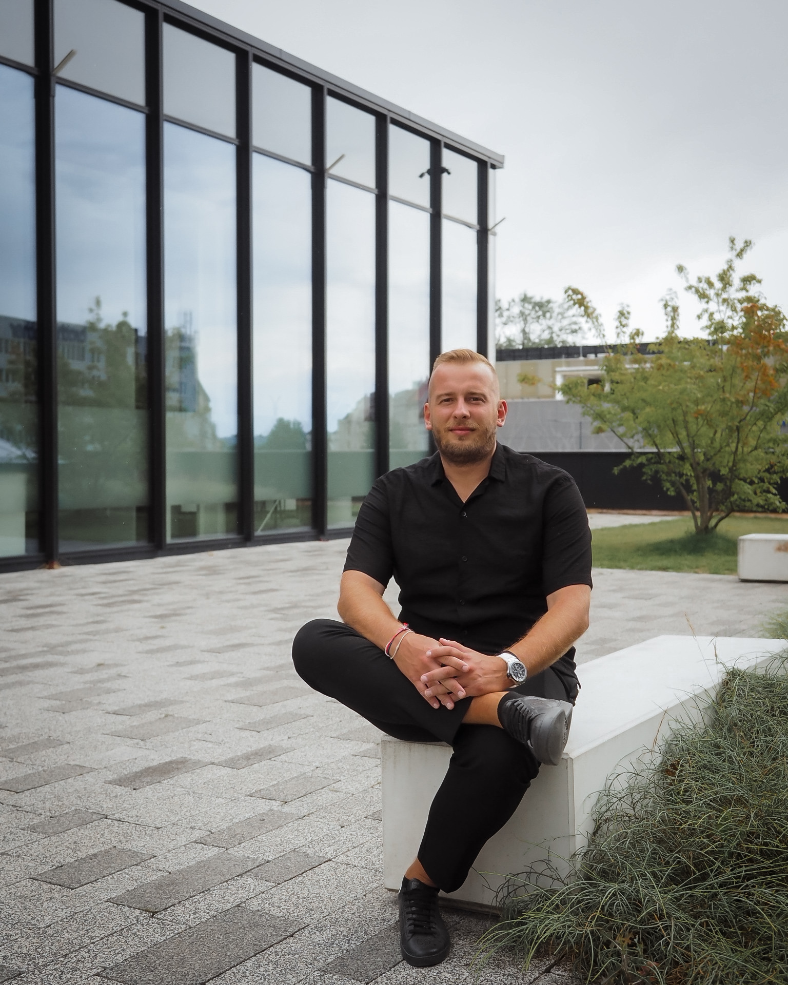 Váš soused, Váš makléř