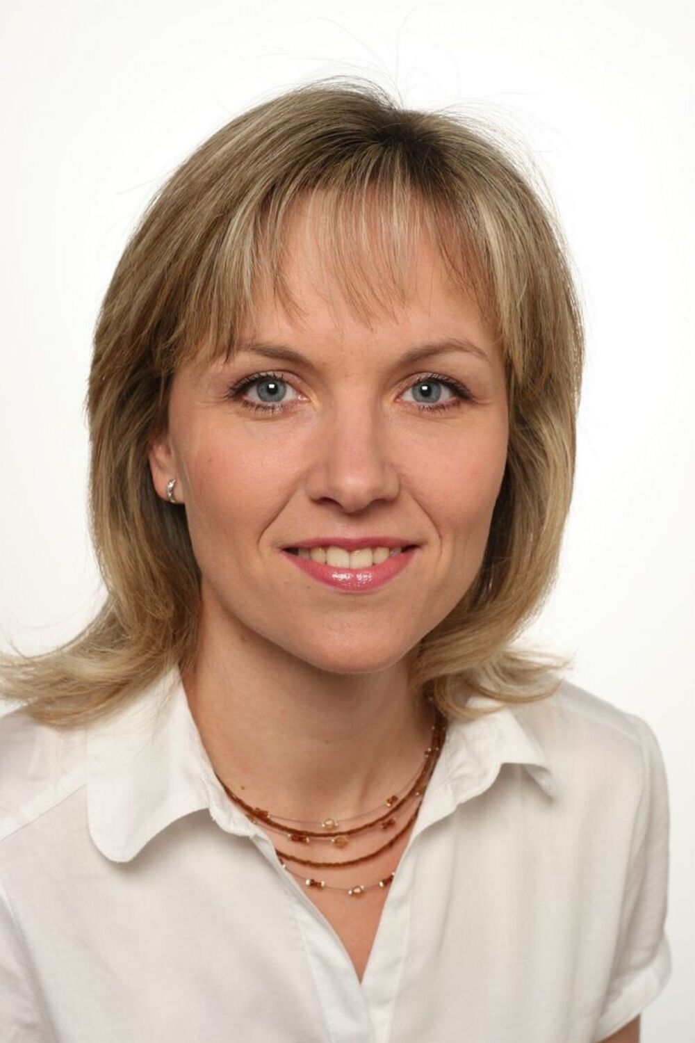 Ing. Olga Maňáková - RE/MAX Commercial Group