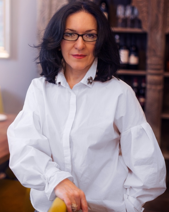  Nataliya Khudykovska 