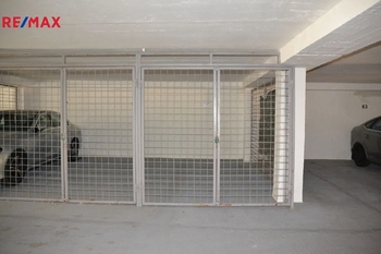 Pronájem garáže 30 m², Králův Dvůr