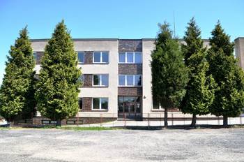 budova a parkování ... - Pronájem kancelářských prostor 25 m², Havlíčkův Brod 