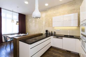 Kuchyně s jídelnou - Pronájem bytu 3+1 v osobním vlastnictví 96 m², Praha 1 - Staré Město