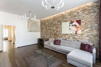 Obývací pokoj - Pronájem bytu 3+1 v osobním vlastnictví 96 m², Praha 1 - Staré Město