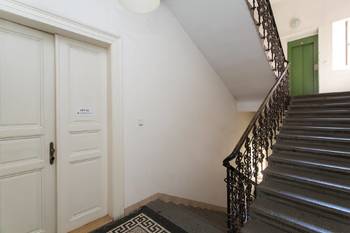 Vstup do bytu a moderní výtah - Pronájem bytu 3+1 v osobním vlastnictví 96 m², Praha 1 - Staré Město