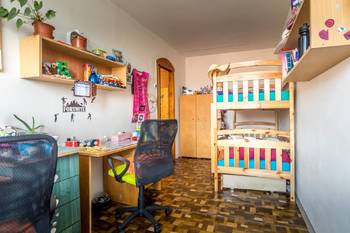 dětský pokoj - Prodej bytu 3+1 v osobním vlastnictví 83 m², Lovosice