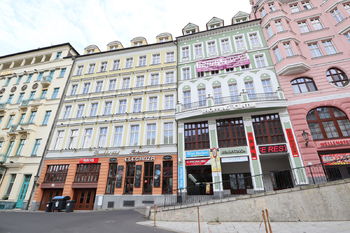 Prodej obchodních prostor 72 m², Karlovy Vary