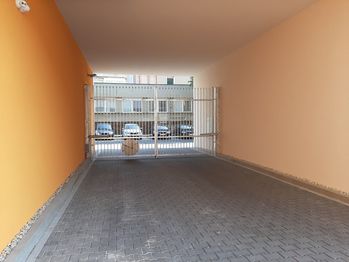 Pronájem obchodních prostor 170 m², Plzeň