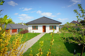 Prodej domu 538 m², Svinařov