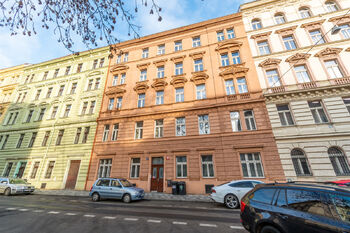 Prodej bytu 2+1 v osobním vlastnictví 61 m², Praha 5 - Malá Strana