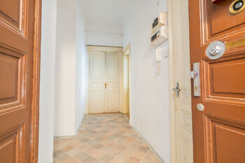 Prodej bytu 2+1 v osobním vlastnictví 61 m², Praha 5 - Malá Strana