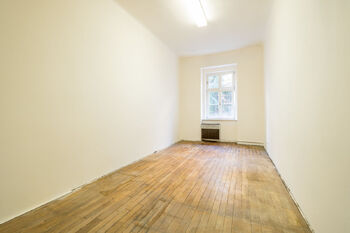 Prodej bytu 2+1 v osobním vlastnictví 61 m², Praha 5 - Malá Strana