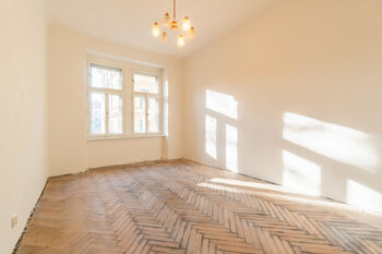 Prodej bytu 2+1 v osobním vlastnictví 61 m², Praha 5 - Malá Strana