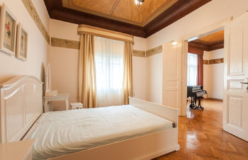Ložnice - Pronájem bytu 4+kk v osobním vlastnictví 150 m², Praha 1 - Josefov
