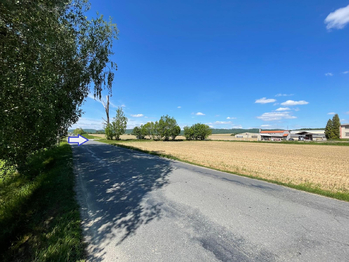 Prodej pozemku 10206 m², Dolany