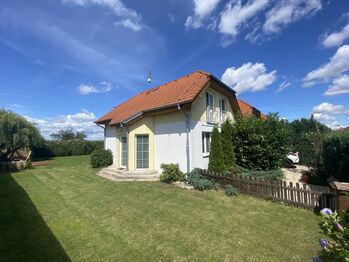 Pronájem domu 150 m², Hostivice