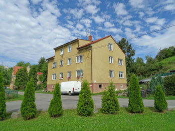 Prodej nájemního domu 430 m², Kočín