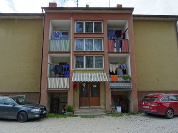 Prodej nájemního domu 430 m², Kočín