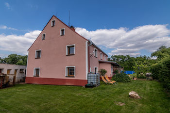 Prodej domu 390 m², Vroutek