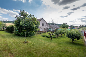 Prodej domu 390 m², Vroutek