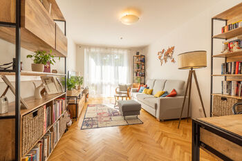 Prodej bytu 2+1 v osobním vlastnictví 60 m², Praha 5 - Smíchov
