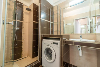 Prodej bytu 2+1 v osobním vlastnictví 60 m², Praha 5 - Smíchov