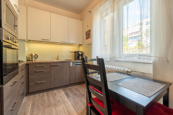 Prodej bytu 2+1 v osobním vlastnictví 60 m², Praha 5 - Smíchov