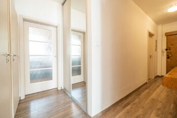 Prodej bytu 2+1 v osobním vlastnictví 60 m², Praha 5 - Smíchov