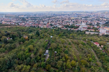 Prodej pozemku 1192 m², Brno