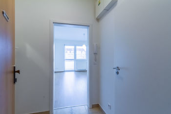 Prodej bytu 1+kk v osobním vlastnictví 28 m², Praha 4 - Písnice