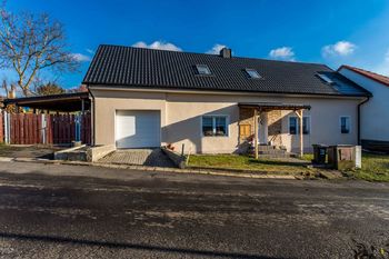 Prodej domu 140 m², Hrobčice