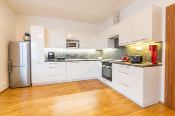 Prodej bytu 2+kk v osobním vlastnictví 76 m², Praha 4 - Chodov