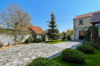 Prodej domu 225 m², Lichoceves