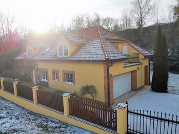Prodej domu 398 m², Černošice