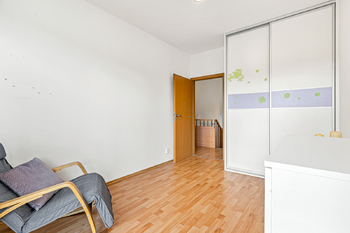 Pokoj - Prodej bytu 4+kk v osobním vlastnictví 100 m², Velké Přílepy