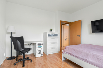 Pokoj - Prodej bytu 4+kk v osobním vlastnictví 100 m², Velké Přílepy