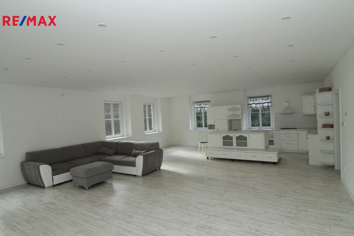 Prodej domu, 370 m2, Loket