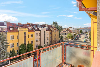 Prodej bytu 2+1 v osobním vlastnictví 66 m², Praha 5 - Smíchov