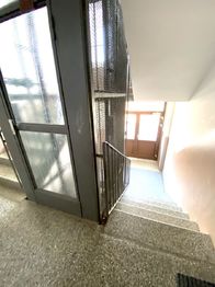 výtah - Prodej bytu 1+kk v osobním vlastnictví 21 m², Plzeň