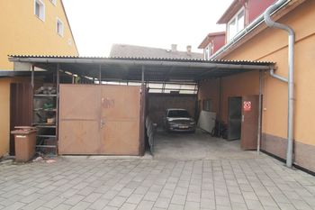 Prodej komerčního objektu 830 m², Karlovy Vary