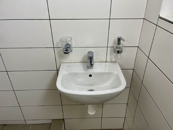 Koupelna - Prodej jiných prostor 35 m², Jihlava